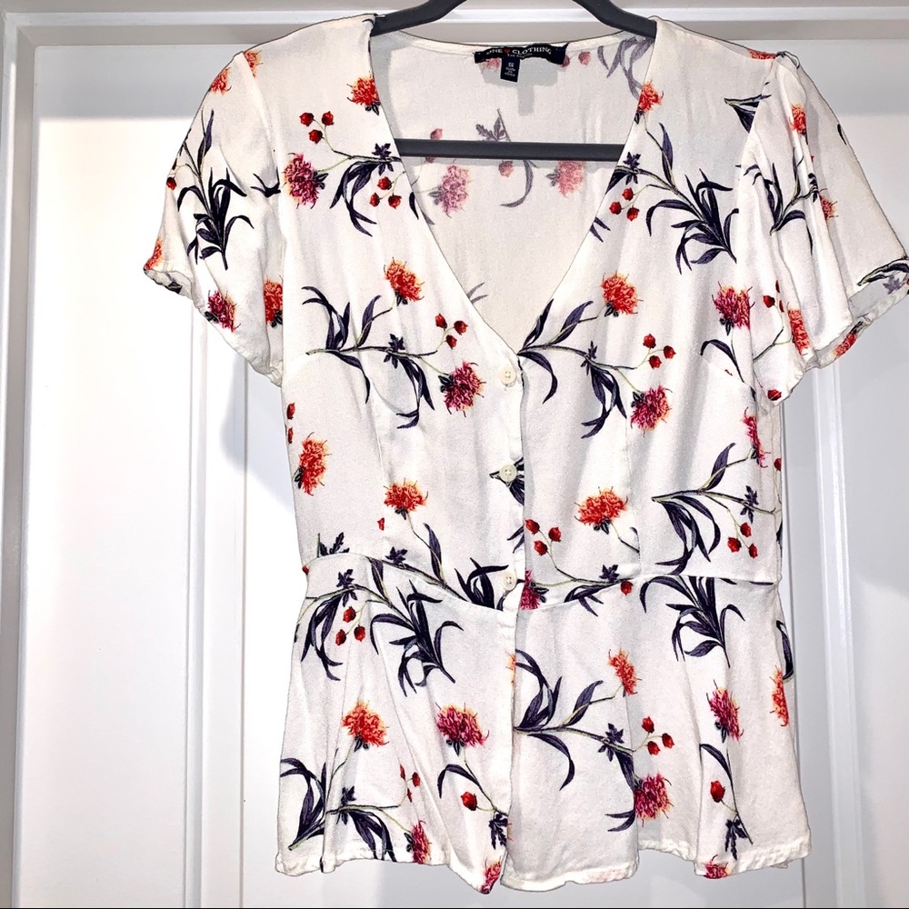 White Button Floral Peplum Short Sleeved Top